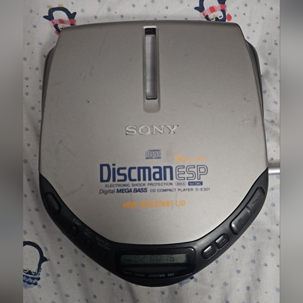 Sony CD Discman D-E301 Discman ESP Mega Bass CD Compact Player (working)